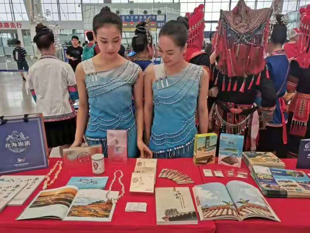 搭乘首發(fā)高鐵，海真珠珍珠粉抵達東方明珠